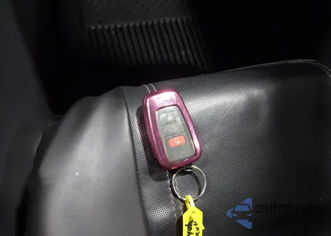 2025 Toyota Rav4 Xle Premium from USA, damaged, VIN 2T3A1RFV8SC508208